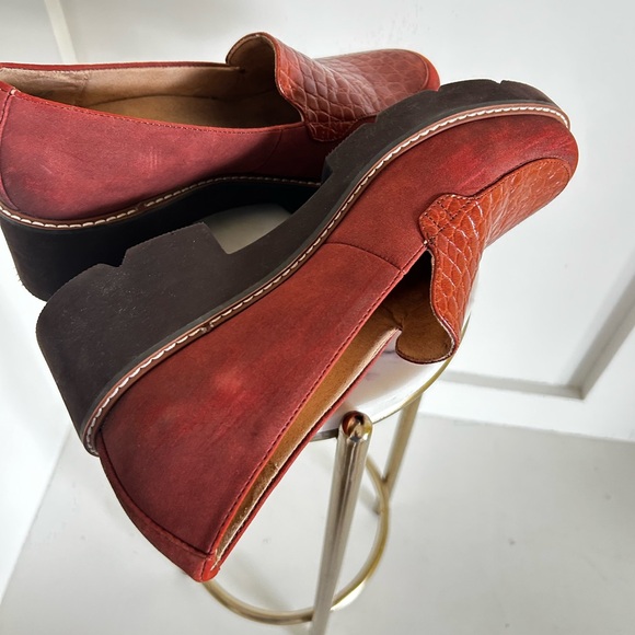 ⭐️SOLD Burnt Rust Leather Platform Loafers | Croc Embossed | Chunky 90s Minimal - Picture 6 of 11